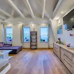 Lux Gold Apartment